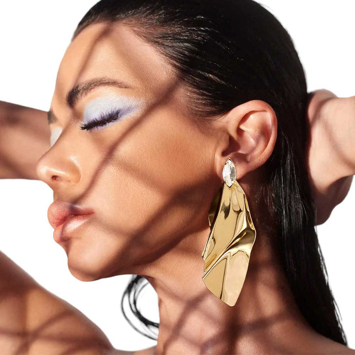 Gold Marquise Stone Pointed Crushed Abstract Metal Earrings, get ready with these marquise earrings to receive the best compliments on any special occasion. These classy marquise earrings are perfect for parties, Weddings, and Evenings. Awesome gift for birthdays, anniversaries, Valentine‚Äö√Ñ√¥s Day, or any special occasion.