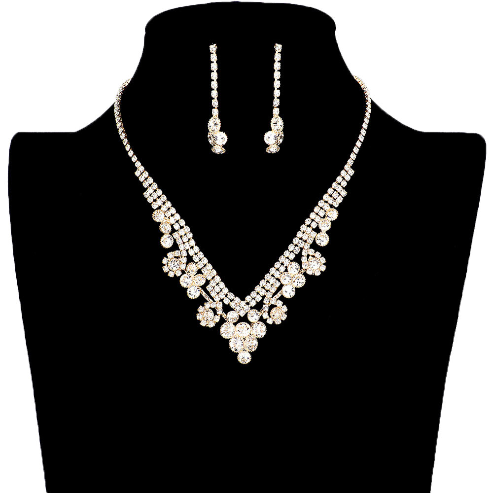 Gold Round Crystal Rhinestone Collar Necklace, get ready with this crystal rhinestone necklace to receive the best compliments on any special occasion. This classy rhinestone necklace is perfect for parties, weddings, and evenings. Awesome gift for birthdays, anniversaries, Valentine’s Day, or any special occasion.