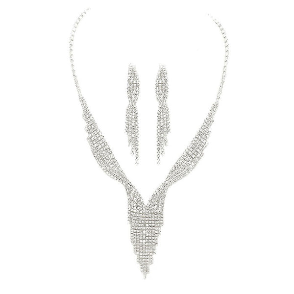 Silver Rhinestone fringe necklace. Beautifully crafted design adds a gorgeous glow to any outfit. Perfect for adding just the right amount of shimmer & shine and a touch of class to special events. Suitable for wear Party, Wedding, Date Night or any special events. Perfect Birthday, Anniversary, Prom Jewellery, Thank you Gift.