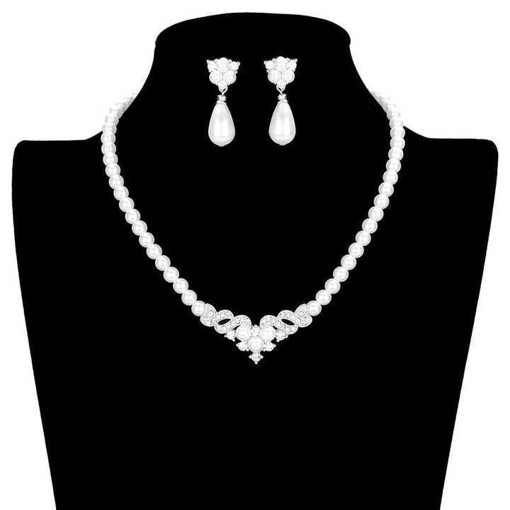 Silver White Crystal Accented Pearl Collar Necklace. These gorgeous Crystal pieces will show your class in any special occasion. The elegance of these pearl Collar necklace goes unmatched, great for wearing at a party! Perfect for adding just the right amount of shimmer & shine and a touch of class to special events. Perfect jewelry to enhance your look. Awesome gift for birthday, Anniversary, Valentine’s Day or any special occasion.