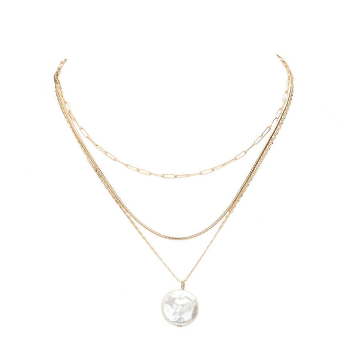 This Pearl Pendant Gold Triple Layered Necklace is the perfect "pearla" of jewelry, and a sure way to level up any look. The triple chain layers will make you feel like royalty, with their classic elegance and timeless charm. Perfect Birthday Gift, Anniversary Gift, Regalo Cumpleanos, Regalo Navidad, Valentine's Day Gift